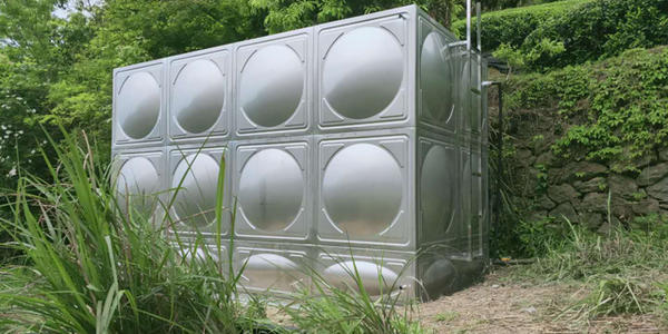 無錫不銹鋼水箱廠家告訴你不銹鋼水箱安裝調試過程是怎樣的？